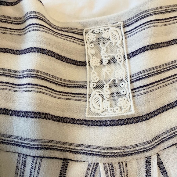 Sadie & Sage Tops | blue and white striped blouse - Picture 4 of 6